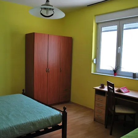 Smokvica - One Bedroom Appartement Starigrad Paklenica